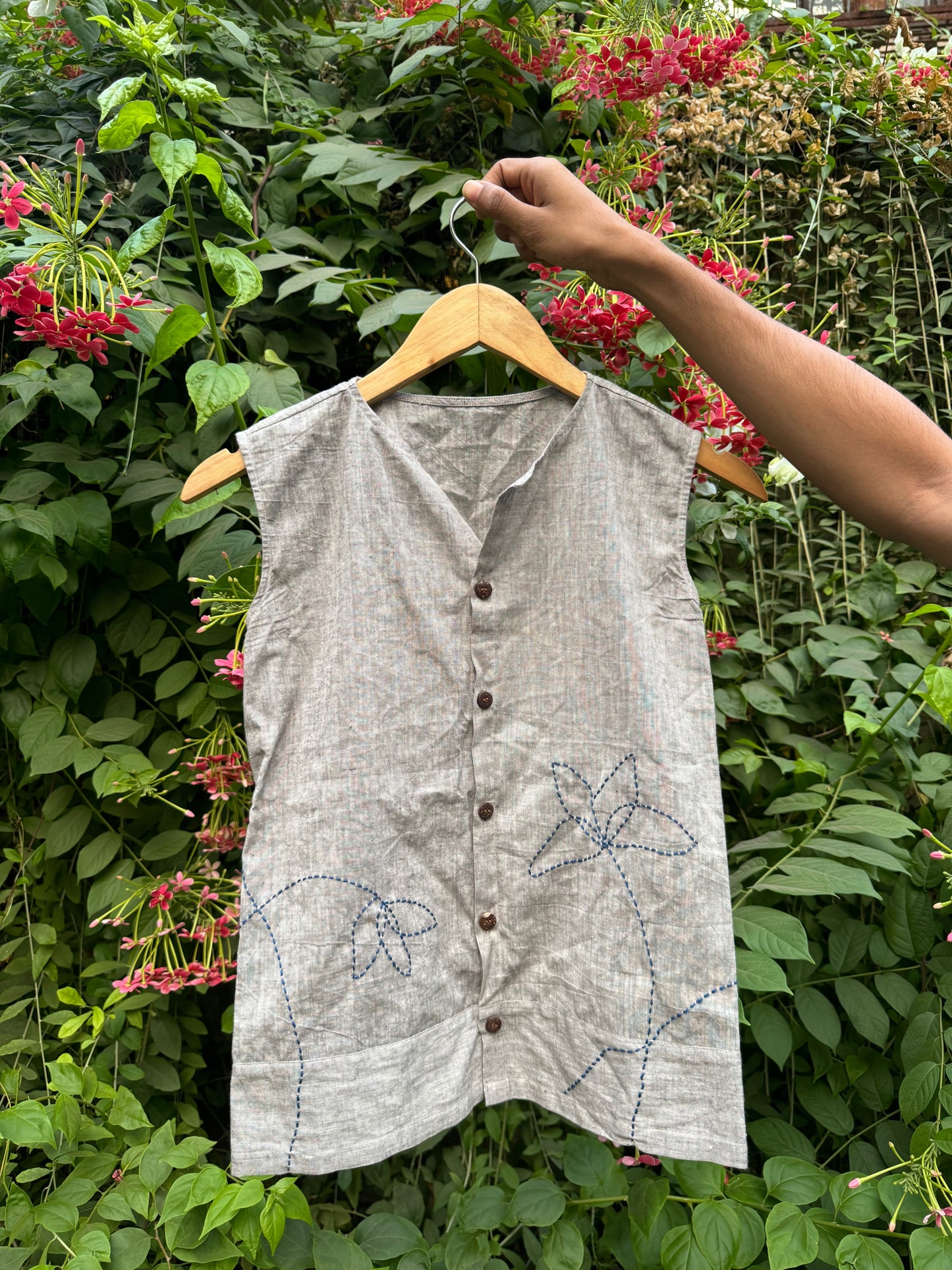 Say No to Sleeves - Grey wildflower top