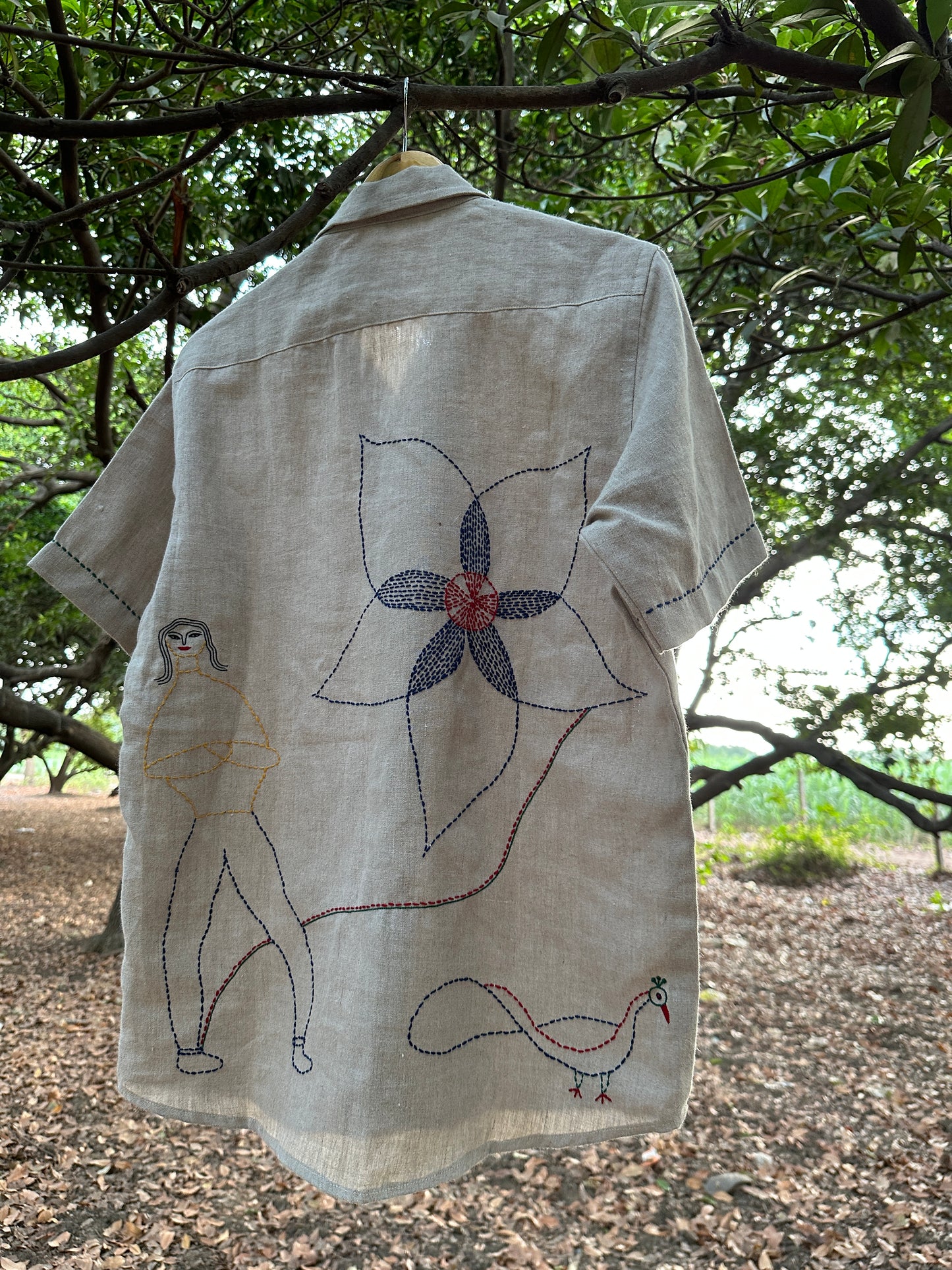 By the pond, in the forest, Half sleeve shirt, Material: Linen, Back view